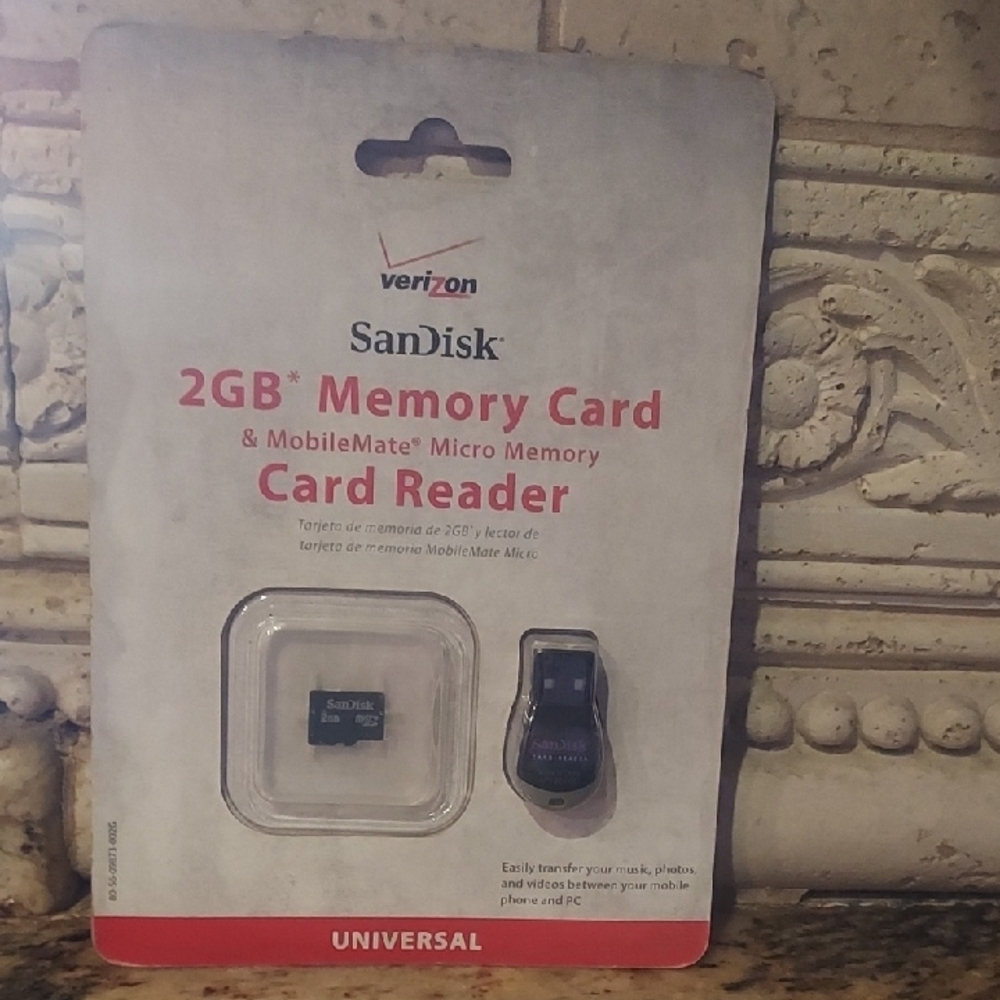 NEW Verizon SanDisk 2GB Memory Card & MobileMate Micro Memory Card Reader. 